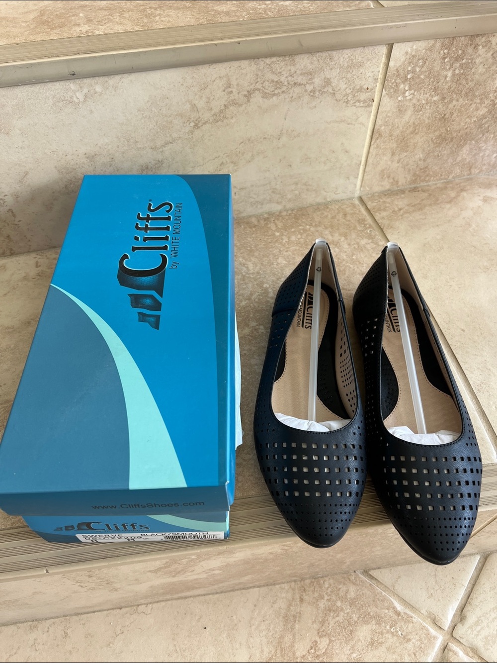 Cliffs by WHITE MOUNTAIN Black Perforated Pointed Toe Flats